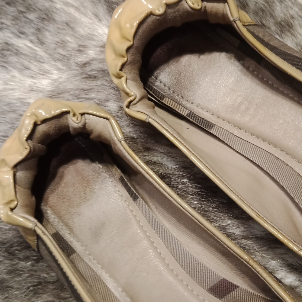 Burberry flats - Picture 3 of 16